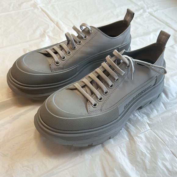 Alexander McQueen men’s Tread slick sneakers size 42 EU ….. authentic no BS ing - Picture 3 of 7